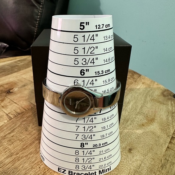 Gucci silver buckle watch - Picture 4 of 4